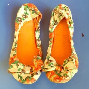 Mixx elastic floral flat. Comfortable and cute!